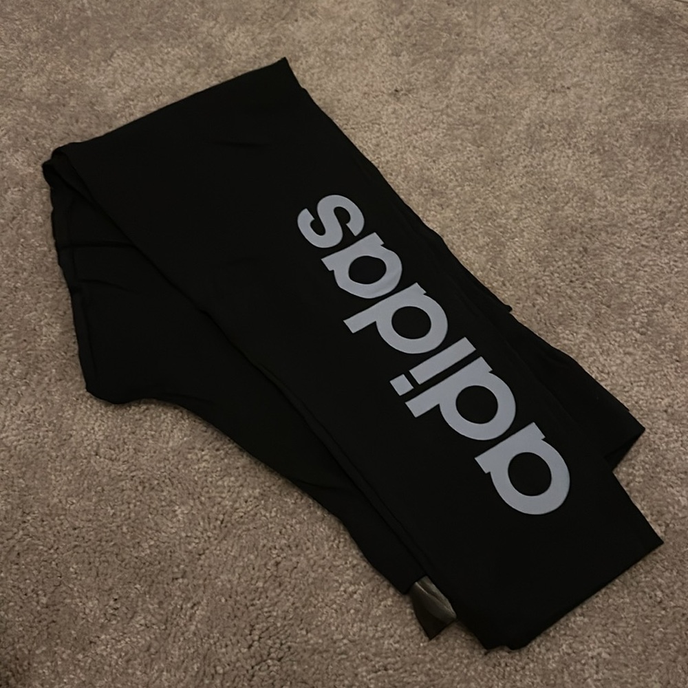 Adidas Essential Leggings